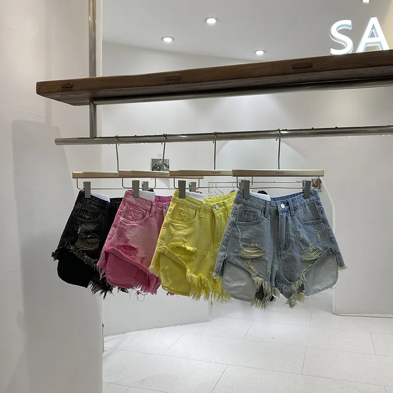 2025 Summer New Fashion Women Denim Shorts High Waist Wide Leg Off Pockets Colorful Broken Holes Design Sense Short Pants
2025 Summer New Fashion Women Denim Shorts High Waist Wide Leg Off Pockets Colorful Broken Holes Design Sense Short Pants