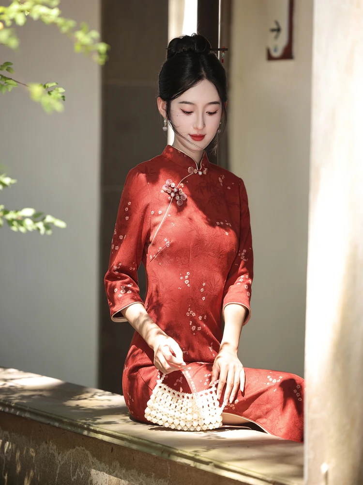 Повседневное замшевое платье-ципао для молодых девушек, осеннее, с длинными рукавами, дышащее, с низким разрезом, традиционное, длинное
Повседневное замшевое платье-ципао для молодых девушек, осеннее, с длинными рукавами, дышащее, с низким разрезом, традиционное, длинное