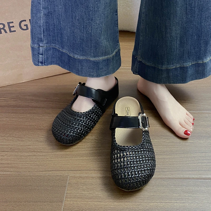 Women's 2026 Summer New Fashion Hollow Breathable Casual Anti-Slip Slippers Round Toe Buckle Design Walking Lazy Baotou Slippers
Women's 2026 Summer New Fashion Hollow Breathable Casual Anti-Slip Slippers Round Toe Buckle Design Walking Lazy Baotou Slippers