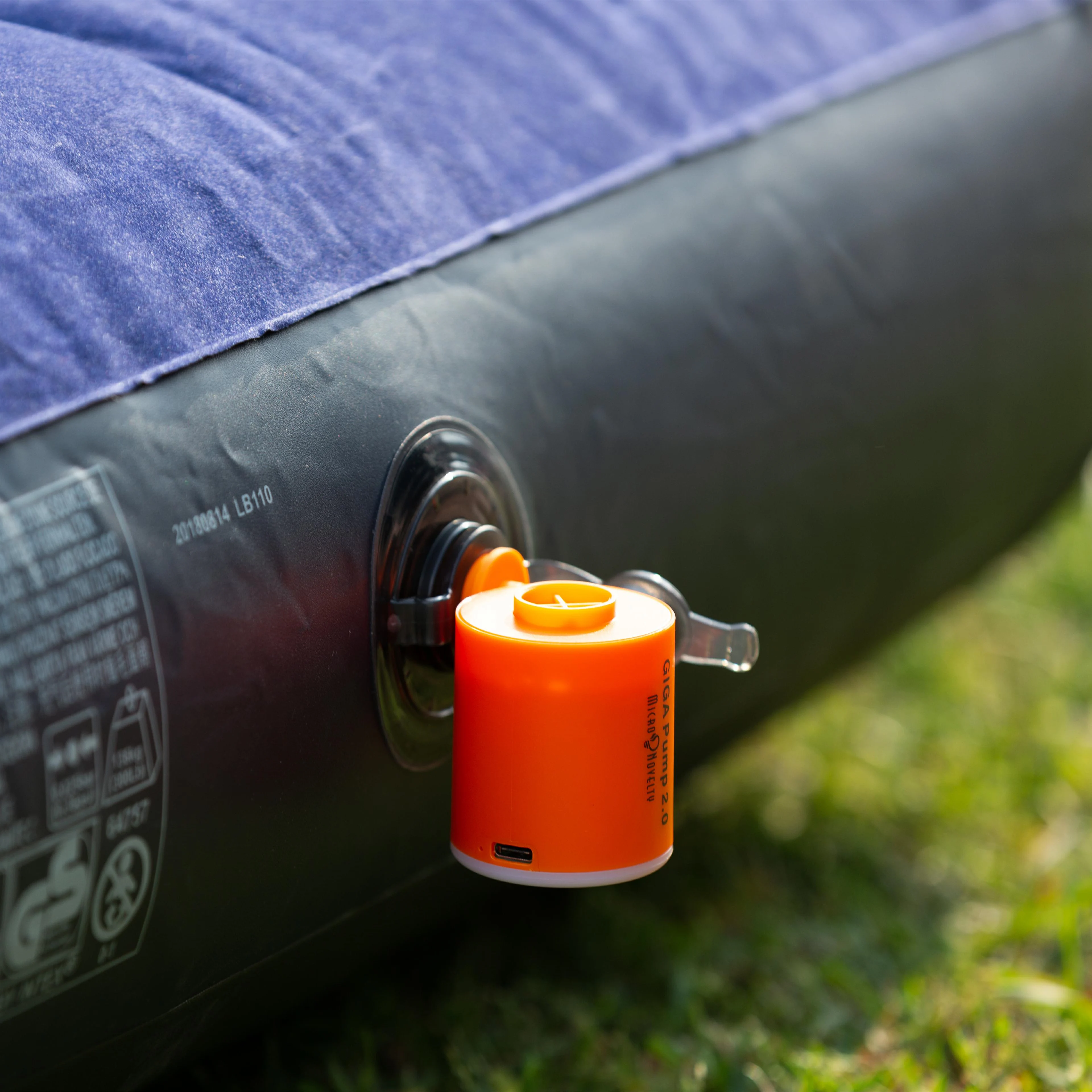 GIGA Pump 2 Portable Air Pump Outdoor Camping Inflatable Mini Air Pump for Hiking / Float / Air Bed USB Rechargeable Vacuum Pump
GIGA Pump 2 Portable Air Pump Outdoor Camping Inflatable Mini Air Pump for Hiking / Float / Air Bed USB Rechargeable Vacuum Pump