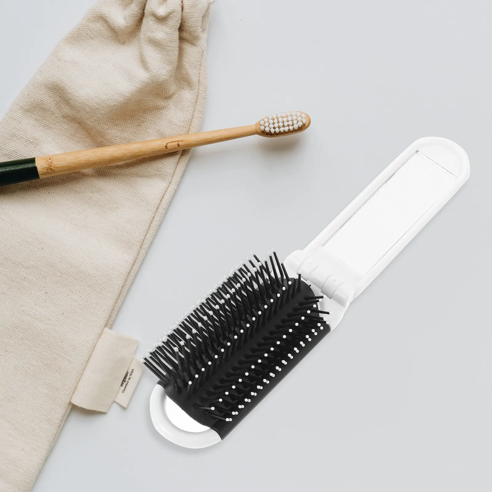 5Pcs Foldable Portable Hair Comb with Mirror Mini Detangling Comb for Travel Compact Ergonomic Design Hairdressing Tool
5Pcs Foldable Portable Hair Comb with Mirror Mini Detangling Comb for Travel Compact Ergonomic Design Hairdressing Tool