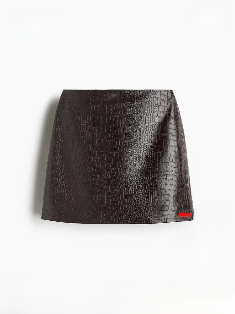 Новая женская юбка из ткани с принтом, повседневная, прямого кроя, из искусственной кожи, с плиссировкой, длиной макси
Новая женская юбка из ткани с принтом, повседневная, прямого кроя, из искусственной кожи, с плиссировкой, длиной макси