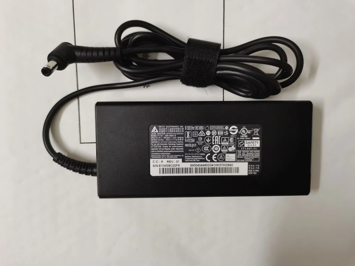 Suitable for MSI GS60 2PL MS-16H4 MS-16H5 150W Delta 19.5V7.7A ADP-150AH B AC power adapter
Suitable for MSI GS60 2PL MS-16H4 MS-16H5 150W Delta 19.5V7.7A ADP-150AH B AC power adapter
