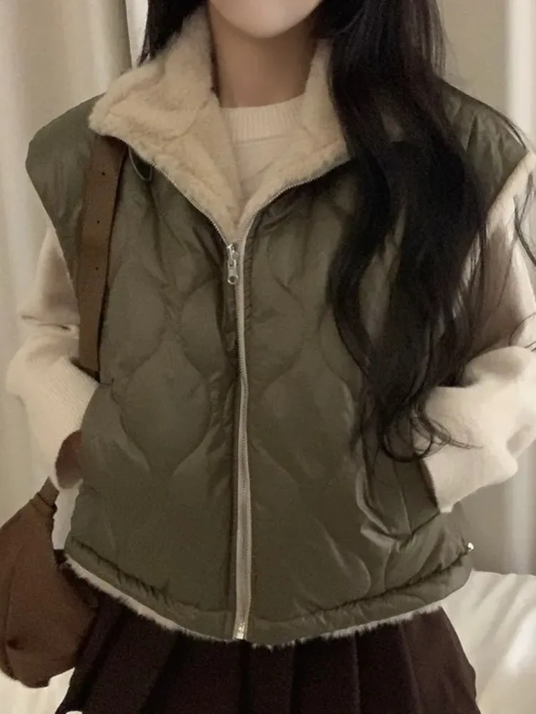 Chic Autumn Winter Zipper Collar Two-Sided Wear Mink Velvet Fake Fur Vest Jaet Women Svel Cotton Outerwear Trendy
Chic Autumn Winter Zipper Collar Two-Sided Wear Mink Velvet Fake Fur Vest Jaet Women Svel Cotton Outerwear Trendy