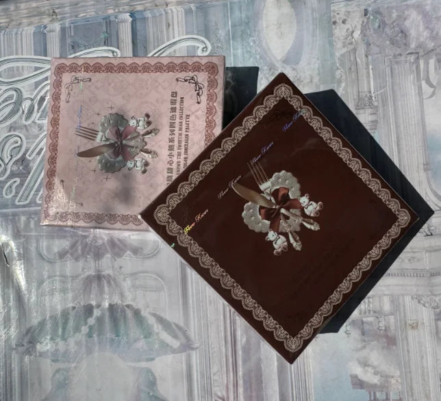 FLOWER KNOWS makeup THE SWEETIE BEAR 4-Color Concealer Brighten Palette
FLOWER KNOWS makeup THE SWEETIE BEAR 4-Color Concealer Brighten Palette