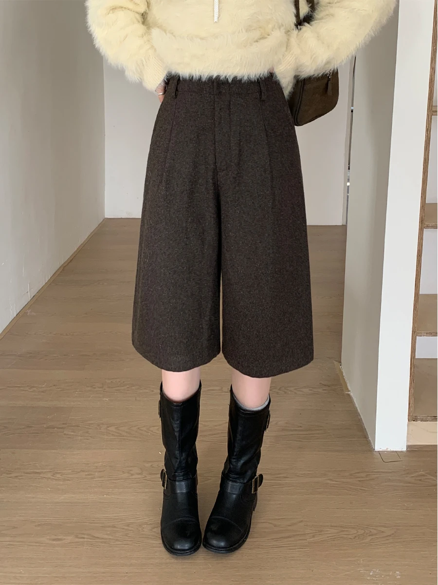 Ladies Thick Wide Leg Woolen Casual Pants High Waist Loose Fit Summer New Style Boot Cut mid Length Straight Leg Trousers
Ladies Thick Wide Leg Woolen Casual Pants High Waist Loose Fit Summer New Style Boot Cut mid Length Straight Leg Trousers