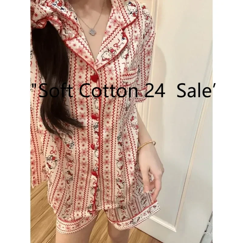 2025 new Hello Kitty red women's pajamas loose two-piece set of short-sleeved shorts cute Hello Kitty casual loungewear
2025 new Hello Kitty red women's pajamas loose two-piece set of short-sleeved shorts cute Hello Kitty casual loungewear