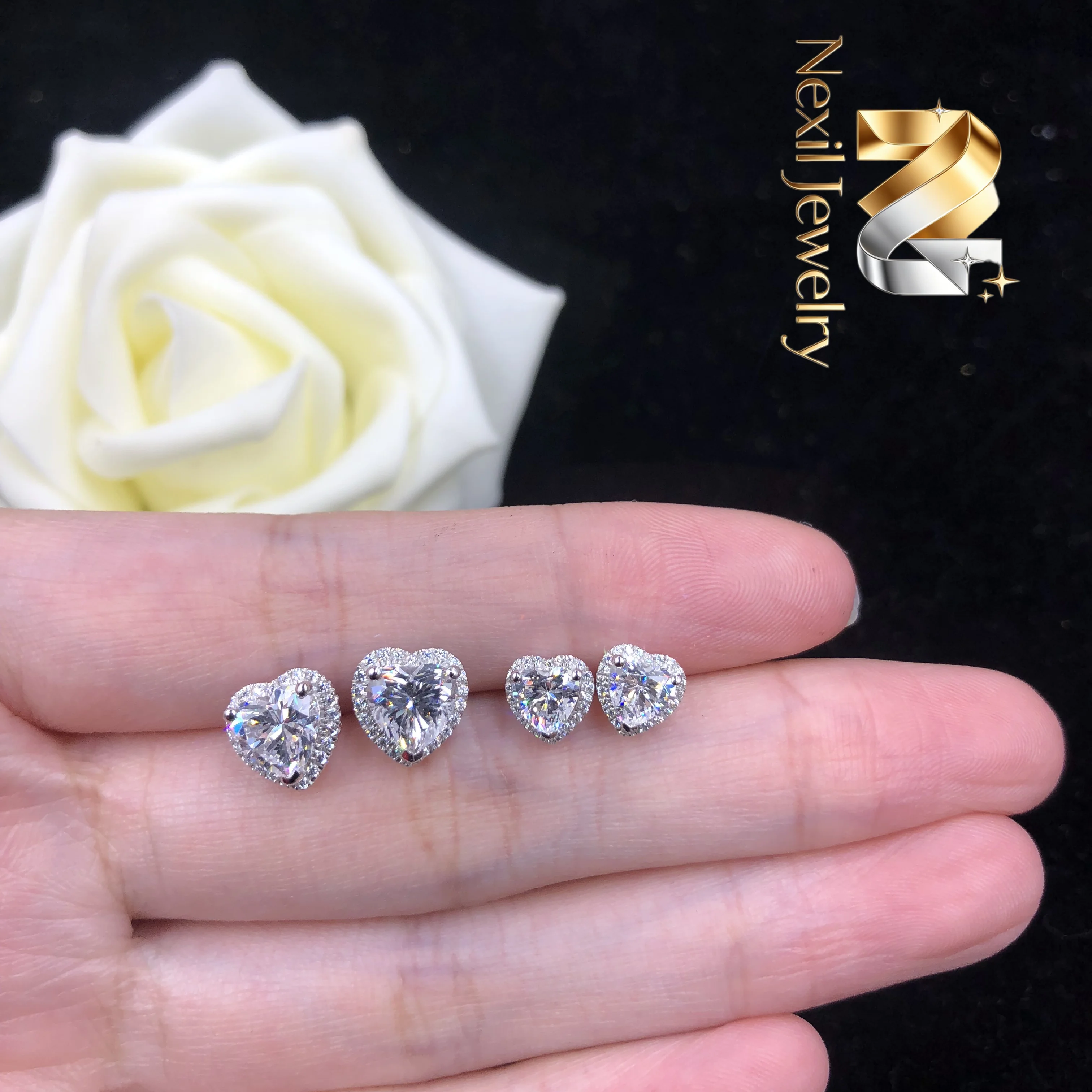 Nexil Jewelry 0.5-1-2Ctw 5.0-6.5-8.0 mm each Heart Cut D Color Moissanite Women Earrings 18K White Gold Engagement Fine Jewelr
Nexil Jewelry 0.5-1-2Ctw 5.0-6.5-8.0 mm each Heart Cut D Color Moissanite Women Earrings 18K White Gold Engagement Fine Jewelr