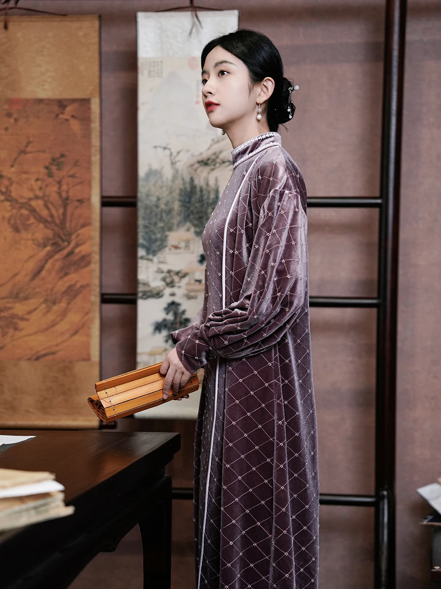 Осенняя винтажная верхняя одежда с короткими рукавами, украшенная жемчужными пуговицами, с открытым передом и низким разрезом, для повседневной носки
Осенняя винтажная верхняя одежда с короткими рукавами, украшенная жемчужными пуговицами, с открытым передом и низким разрезом, для повседневной носки