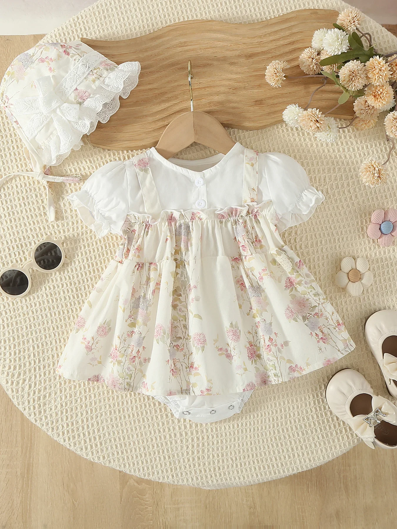 2026 Summer 0-2Y Toddler Girls Floral Bodysuit Dress Gentle Floral Print Short Sleeve with Cute Matching Hat Baby Clothing
2026 Summer 0-2Y Toddler Girls Floral Bodysuit Dress Gentle Floral Print Short Sleeve with Cute Matching Hat Baby Clothing