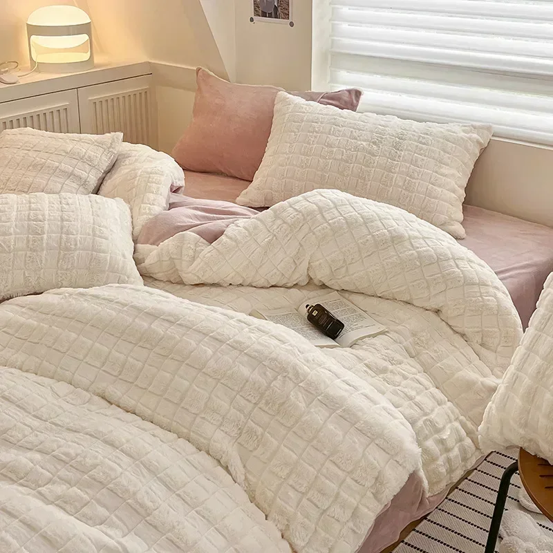 Winter Thick Warm Plush Duvet Cover Bed Linens Set Home Textiles Quilt Cover Sheet Pillowcase 4pcs Luxury Queen Size Bedding Set
Winter Thick Warm Plush Duvet Cover Bed Linens Set Home Textiles Quilt Cover Sheet Pillowcase 4pcs Luxury Queen Size Bedding Set