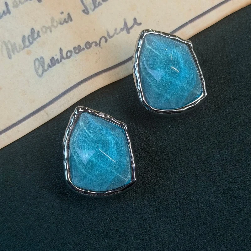 Vintage Blue Irregular Earrings Gold Color For Woman Water Ripple Stone Festival Gift Trendy Accessories Antique Retro 2026 New
Vintage Blue Irregular Earrings Gold Color For Woman Water Ripple Stone Festival Gift Trendy Accessories Antique Retro 2026 New