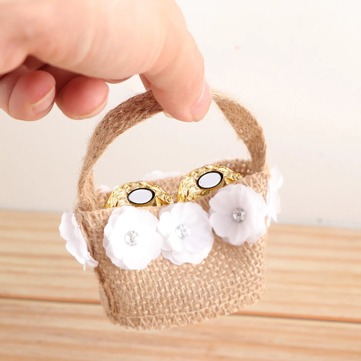 4Pcs Linen Wedding Storage Baskets Lightweight Flower Girl Baskets for Ceremony Party Petal Holder Romantic Bags
4Pcs Linen Wedding Storage Baskets Lightweight Flower Girl Baskets for Ceremony Party Petal Holder Romantic Bags