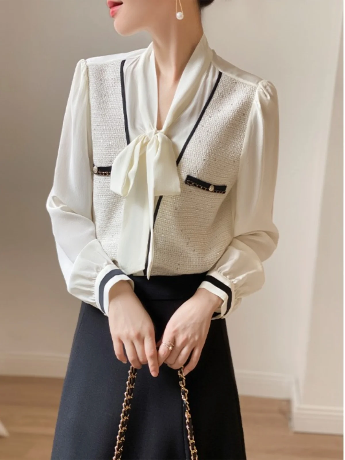 Elegant Silk Shirt Women's Long Sleeve Bow Tie Spring Autumn New Style Design Sense Top Metal Buckle Fashion Commute Style Lo...
Elegant Silk Shirt Women's Long Sleeve Bow Tie Spring Autumn New Style Design Sense Top Metal Buckle Fashion Commute Style Lo...