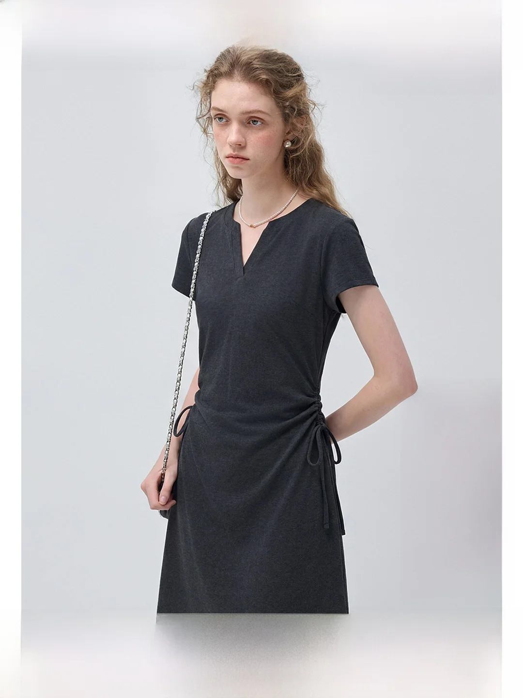 VEGA Commuter Short V-neck Tied Waist Dress Stylish City Women's Fashion Summer 2026 A-line Dress Comfortable Fit
VEGA Commuter Short V-neck Tied Waist Dress Stylish City Women's Fashion Summer 2026 A-line Dress Comfortable Fit