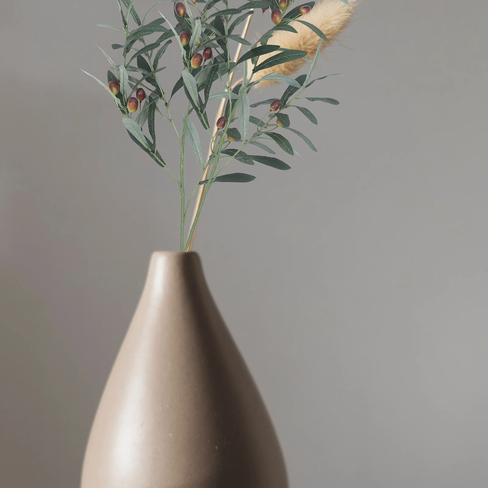 2Pcs Realistic Simulation Olive Branches Decorative Artificial Plant Wedding Table Centerpiece Home Party Decor
2Pcs Realistic Simulation Olive Branches Decorative Artificial Plant Wedding Table Centerpiece Home Party Decor