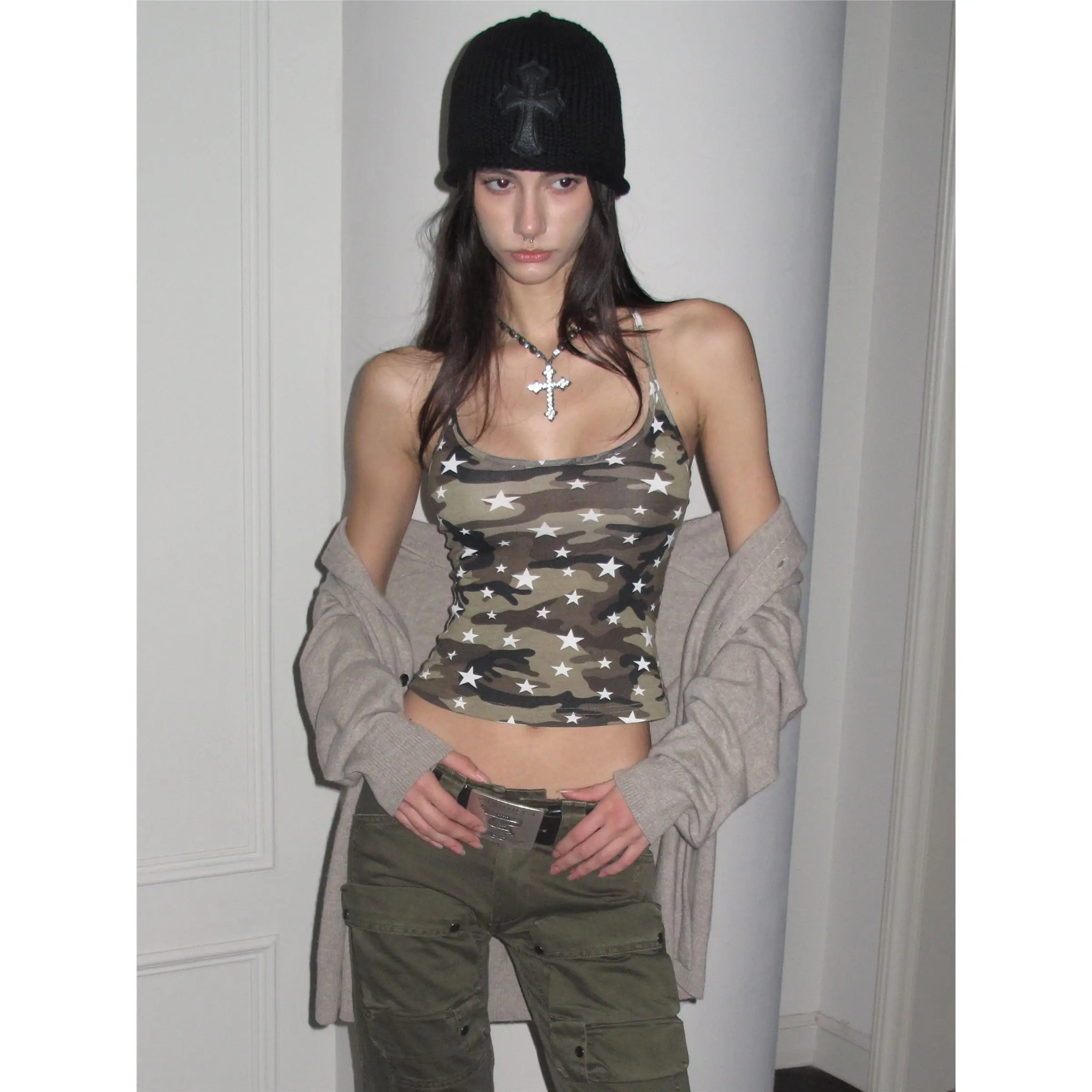 Spring and summer new short slim five-pointed star camouflage camisole women's niche tops y2k tank top women tops y2k crop top
Spring and summer new short slim five-pointed star camouflage camisole women's niche tops y2k tank top women tops y2k crop top