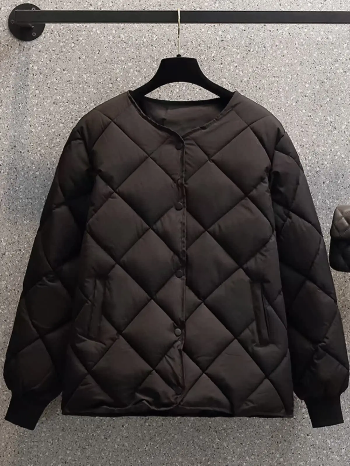 Women's ort Cotton Jaet 2024 New Winter Korean Sle Lightweight Casual Diamond Pattern Versatile Slim Fit Long Sve Coat
Women's ort Cotton Jaet 2024 New Winter Korean Sle Lightweight Casual Diamond Pattern Versatile Slim Fit Long Sve Coat