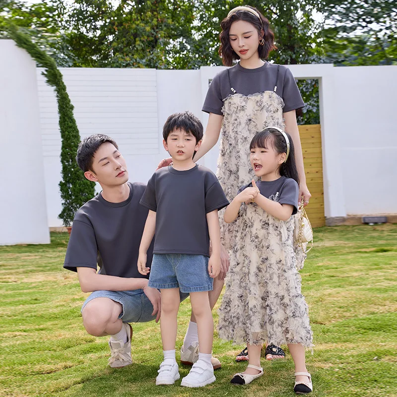 Family Couple Matching Outfits Parent-child Siblings Clothes Dad and Son T Shirts Korean Mom and Daughter Short Sleeve Dresses
Family Couple Matching Outfits Parent-child Siblings Clothes Dad and Son T Shirts Korean Mom and Daughter Short Sleeve Dresses