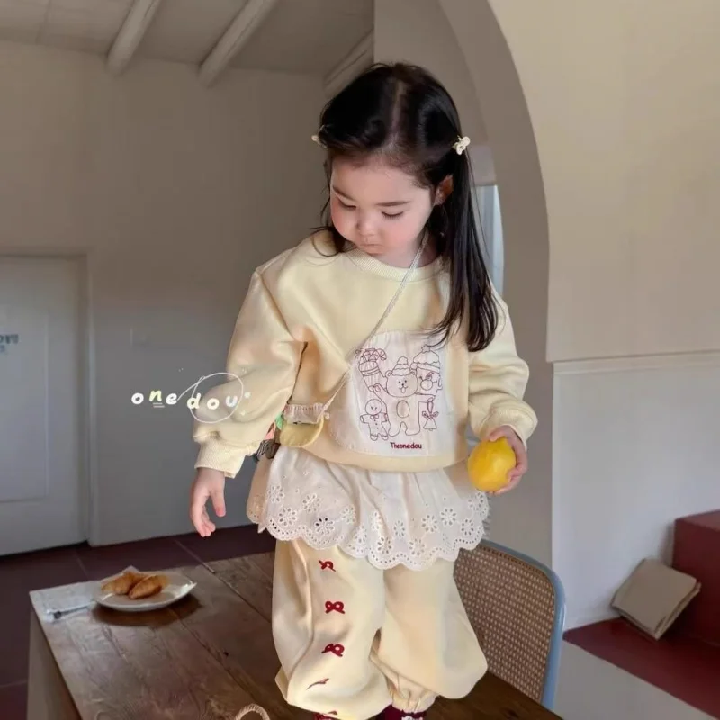 Girls' Children's Clothing Set Round-neck Pullover Cartoon Sweater With Lace Design Pants New Spring Style Korean Fashion Set
Girls' Children's Clothing Set Round-neck Pullover Cartoon Sweater With Lace Design Pants New Spring Style Korean Fashion Set