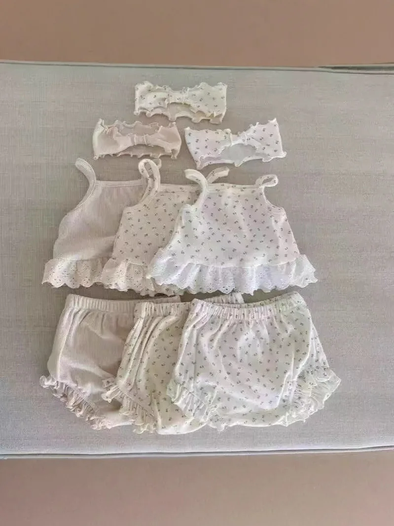 2025 Summer New Baby Sleeveless Clothes Set Cute Infant Girl Lace Sling Vest + Shorts + Hat 3pcs Suit Baby Sweet Floral Outfits
2025 Summer New Baby Sleeveless Clothes Set Cute Infant Girl Lace Sling Vest + Shorts + Hat 3pcs Suit Baby Sweet Floral Outfits