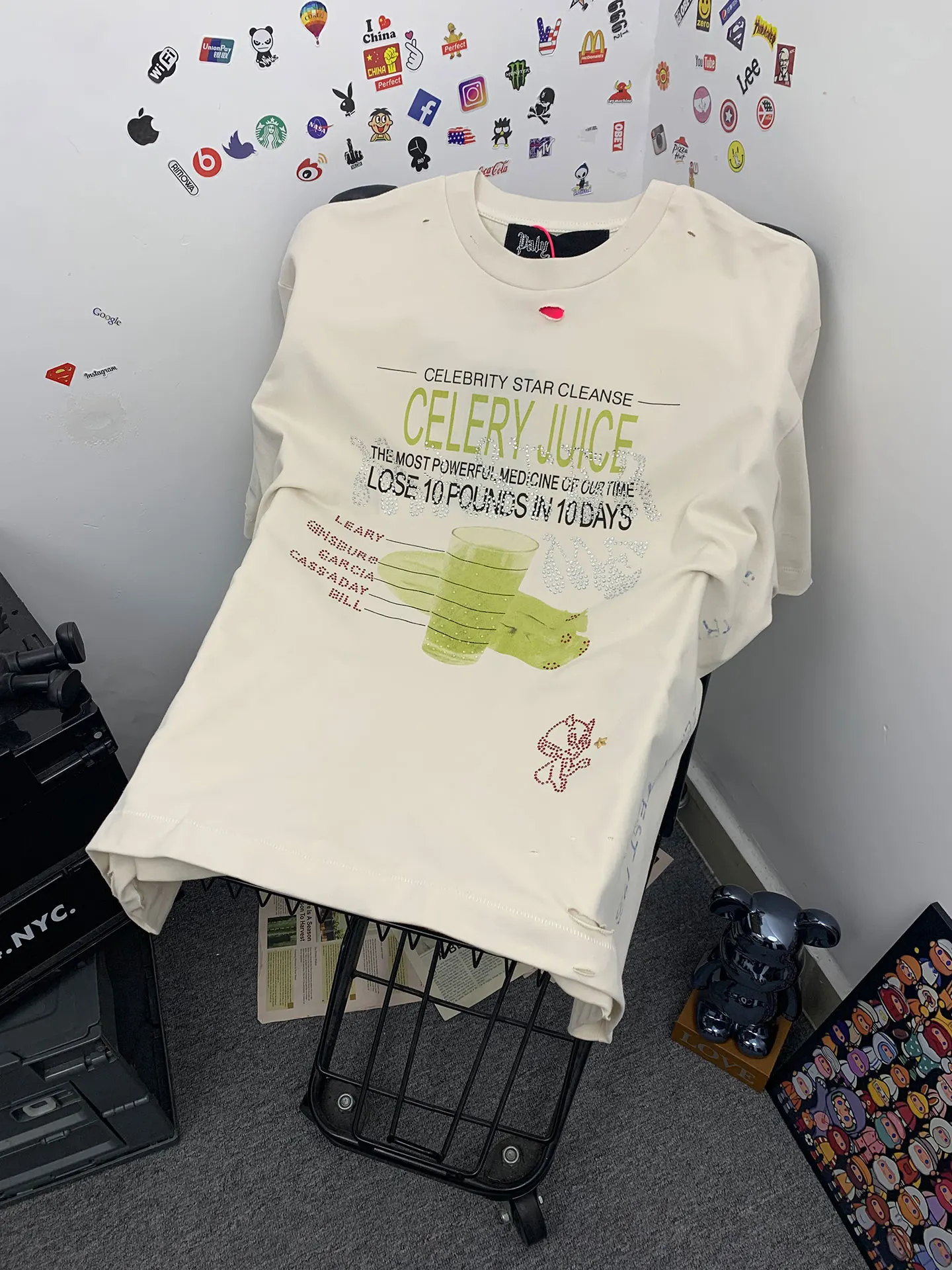 American High Street Style T-Shirt Play Loose Casual Top Short Sleeve Printed Hole Rhinestone Letter Print Breathable Cotton
American High Street Style T-Shirt Play Loose Casual Top Short Sleeve Printed Hole Rhinestone Letter Print Breathable Cotton