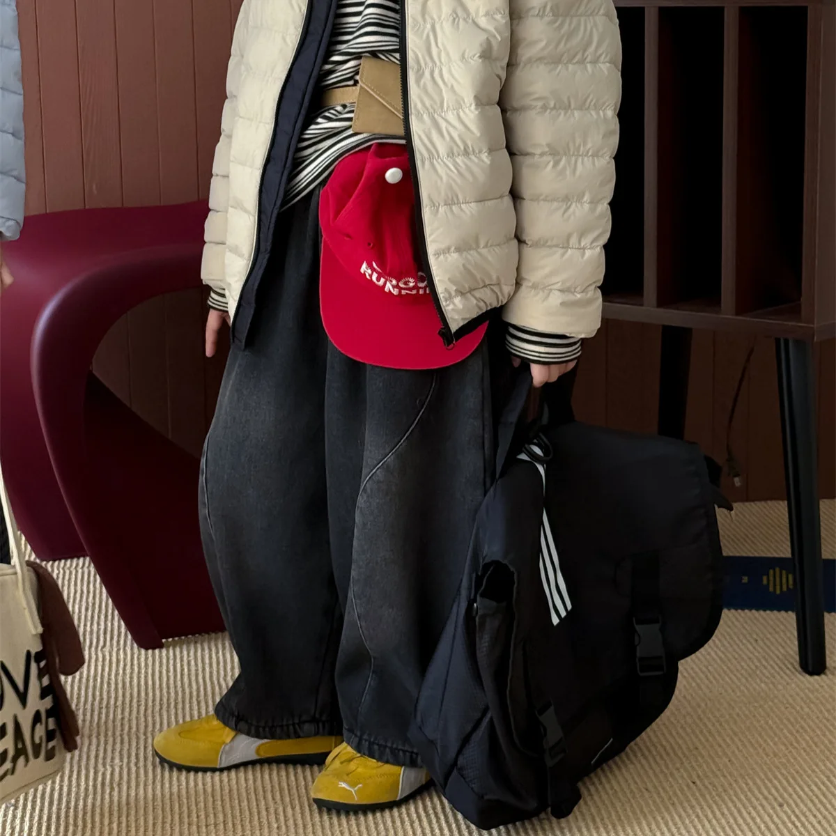 Детские брюки, осень-зима 2025 г., новые джинсовые лоскутные брюки и флисовые брюки, модная, простая, повседневная и универсальная повседневная одежда
Детские брюки, осень-зима 2025 г., новые джинсовые лоскутные брюки и флисовые брюки, модная, простая, повседневная и универсальная повседневная одежда