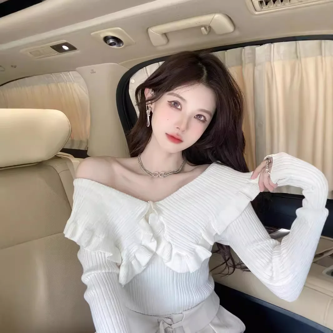 Pure Sweet Girl With Mushroom Edged Doll Neck Long Sleeve Knitted Sweater For Autumn Winter, Slimming And Slimming, Bottom
Pure Sweet Girl With Mushroom Edged Doll Neck Long Sleeve Knitted Sweater For Autumn Winter, Slimming And Slimming, Bottom
