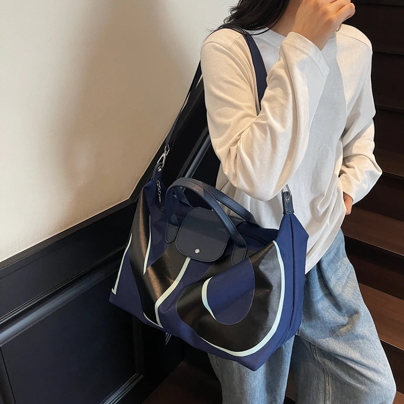 Elegant Leather Tote Bag With Luxury Finish For Women From Luxury Brand By Famous Designer, Handbag
Elegant Leather Tote Bag With Luxury Finish For Women From Luxury Brand By Famous Designer, Handbag