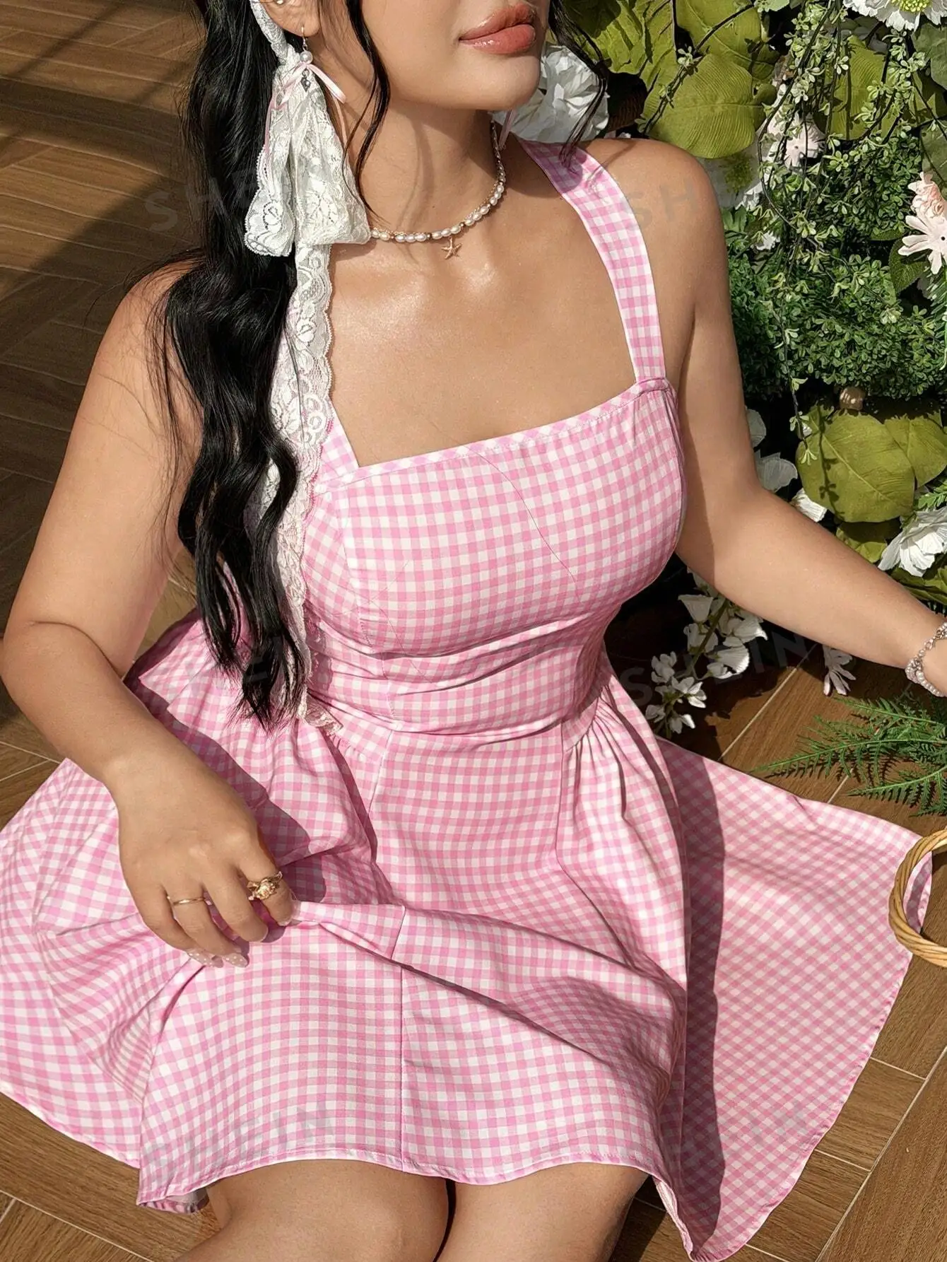 Plus Size Plaid Spaghetti Strap Mini Dress, Elegant Waist Cinching Short Dress for Women
Plus Size Plaid Spaghetti Strap Mini Dress, Elegant Waist Cinching Short Dress for Women