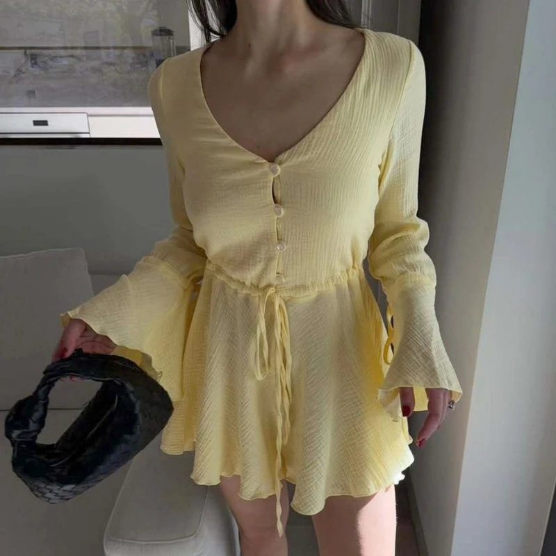 TARUXY Casual Flared-Sleeve Waist-Cinching Dress Women's Spring Summer V-Neck Lace-Up Button A-Line Short Female Vacation Dress
TARUXY Casual Flared-Sleeve Waist-Cinching Dress Women's Spring Summer V-Neck Lace-Up Button A-Line Short Female Vacation Dress