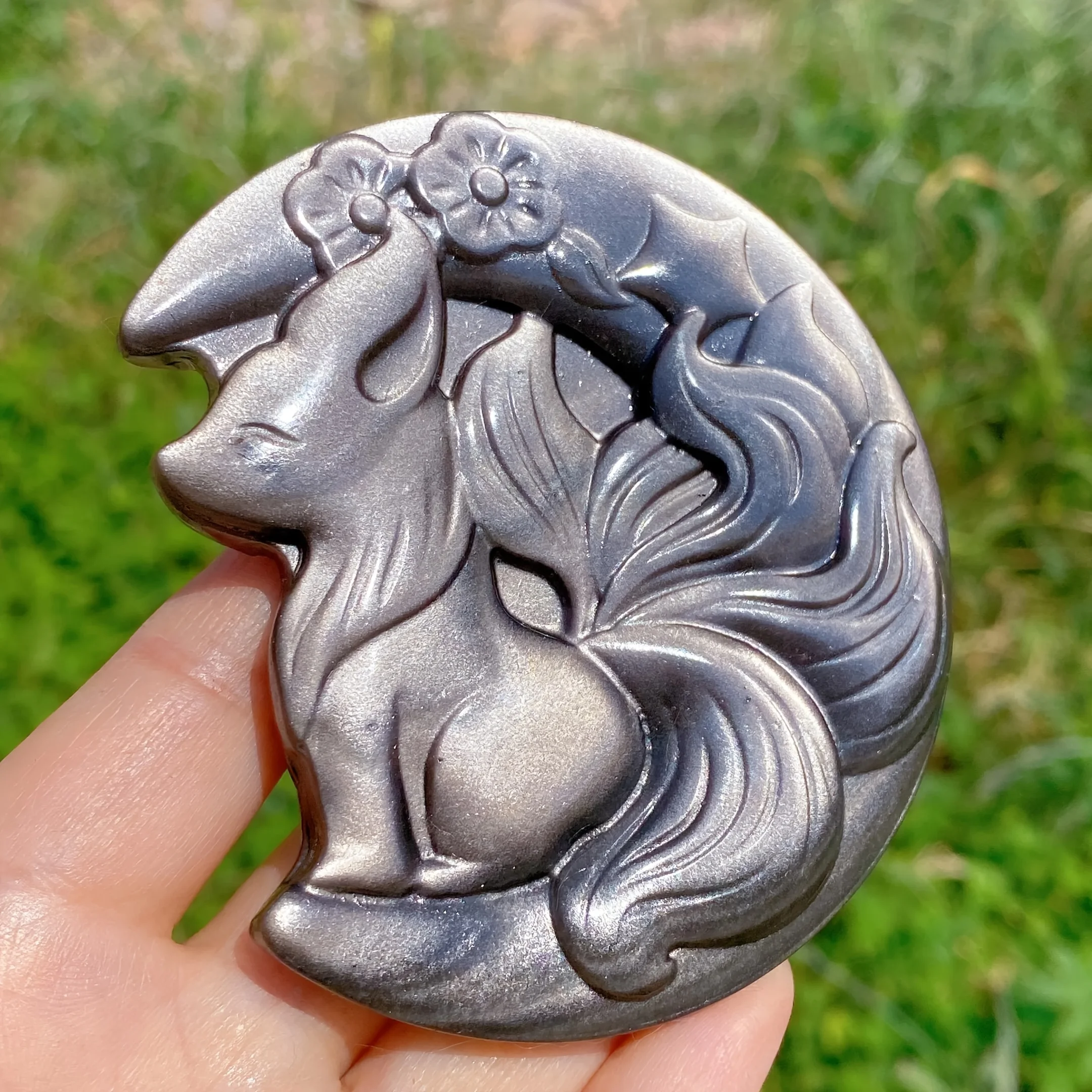 A nine-tailed fox carving - a small natural stone sculpture, Valentine's Day gift for her, moon fox crystal gift.
A nine-tailed fox carving - a small natural stone sculpture, Valentine's Day gift for her, moon fox crystal gift.