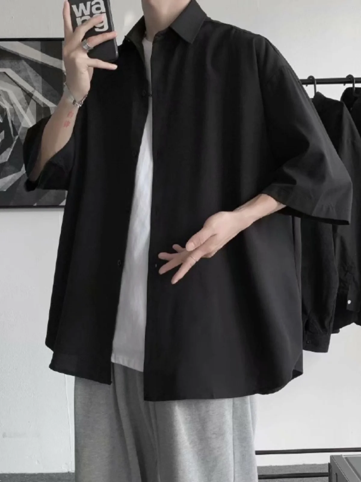 Summer Thin Hanging Feel Ice Silk Men Women Shirt Five Sleeve Short Coat Korean Style Fashion Youth Loose Fit No Ironing Requ...
Summer Thin Hanging Feel Ice Silk Men Women Shirt Five Sleeve Short Coat Korean Style Fashion Youth Loose Fit No Ironing Requ...