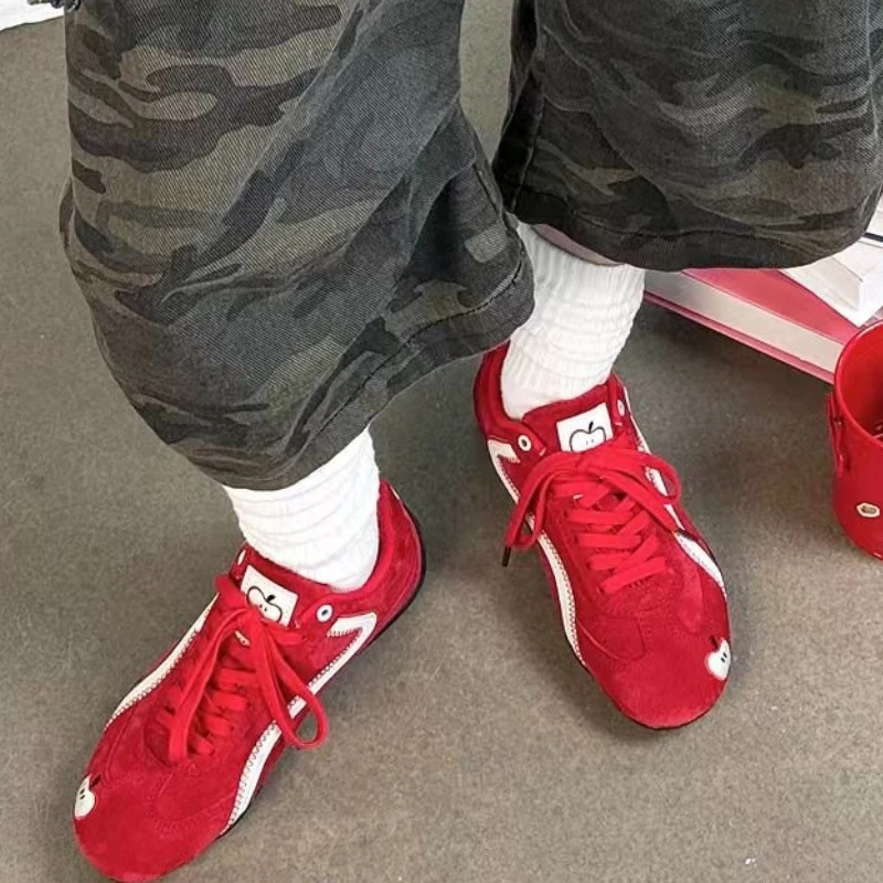 2025 Retro Shoes Women's Low-Heel Lace-Up Casual Sports Shoes Versatile Color Block Style Comfortable Mesh Footwear
2025 Retro Shoes Women's Low-Heel Lace-Up Casual Sports Shoes Versatile Color Block Style Comfortable Mesh Footwear