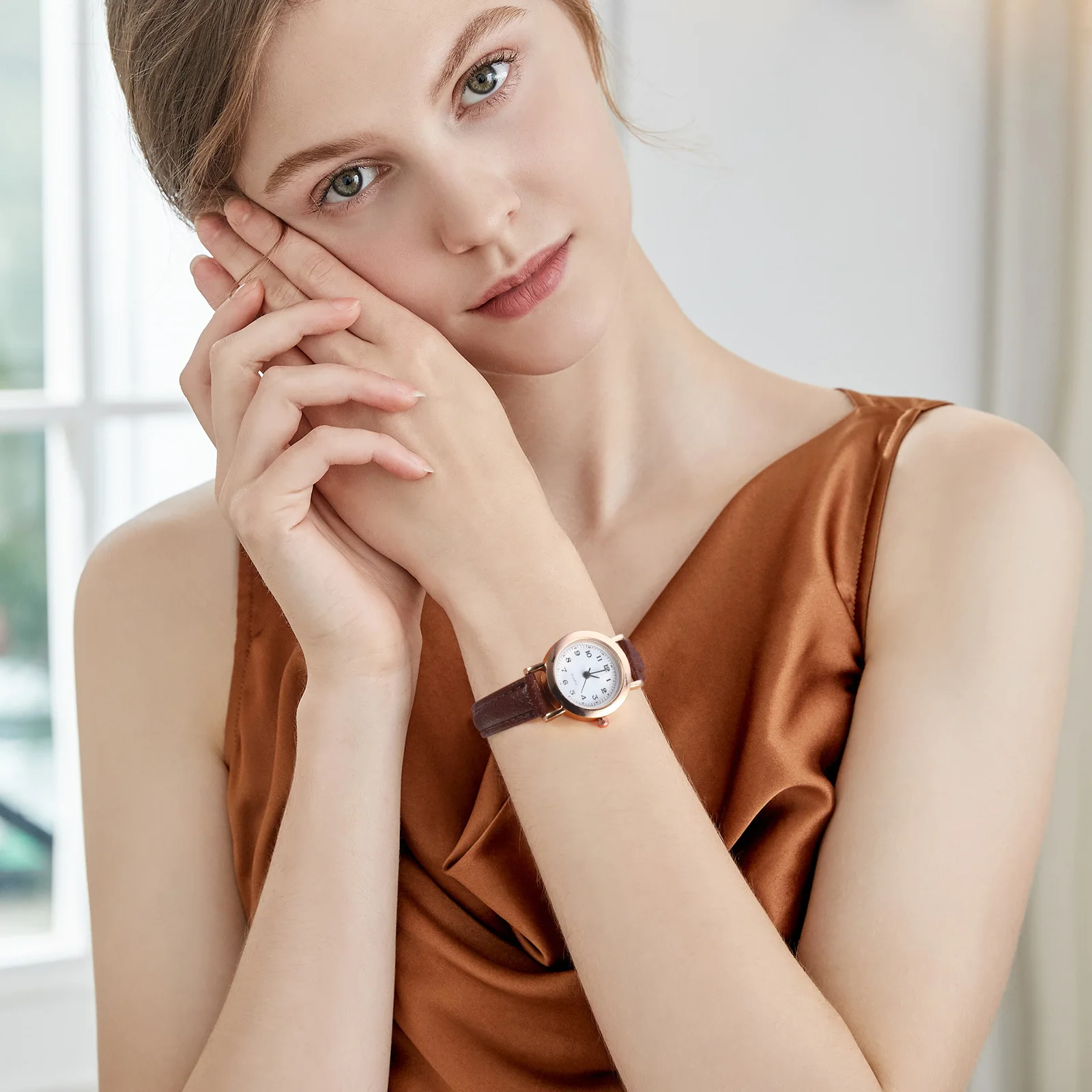 Women Watch Simple Stylish Brown Strap 21Cm Length Minimalist Luxury Design Daily Wear Elegant Wristwatch for Ladies
Women Watch Simple Stylish Brown Strap 21Cm Length Minimalist Luxury Design Daily Wear Elegant Wristwatch for Ladies