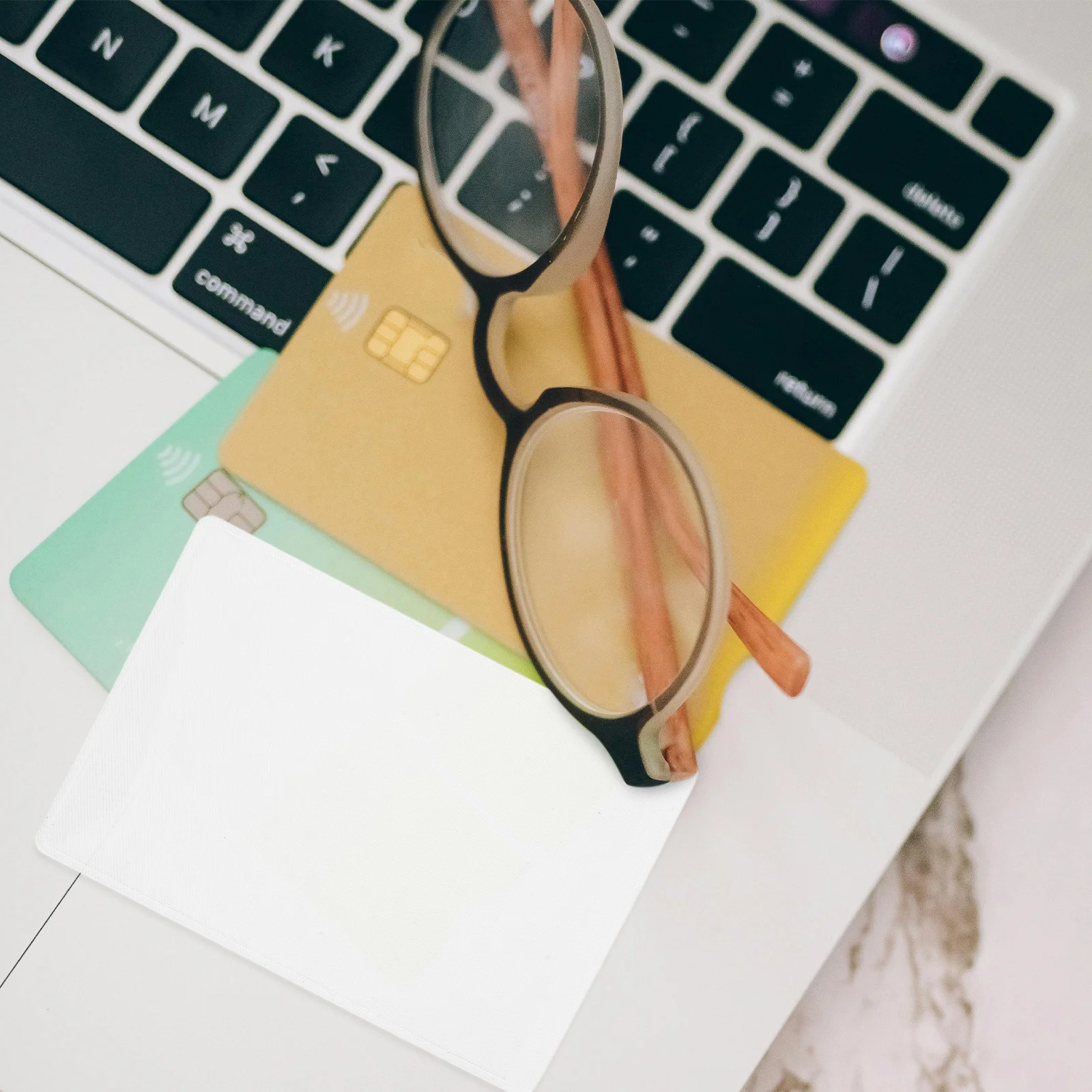 100Pcs Card Storage Sleeves Clear PVC Scratch Resistant Covers for Credit Business Insurance Game Cards Protective Card Holders
100Pcs Card Storage Sleeves Clear PVC Scratch Resistant Covers for Credit Business Insurance Game Cards Protective Card Holders