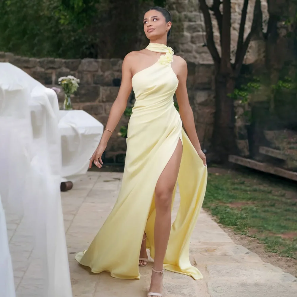 Customized High Quality One Shoulder High Fork Floor Length Sweep Train Yellow Sleeveless Appliques Wrinkle Halter Women Prom
Customized High Quality One Shoulder High Fork Floor Length Sweep Train Yellow Sleeveless Appliques Wrinkle Halter Women Prom