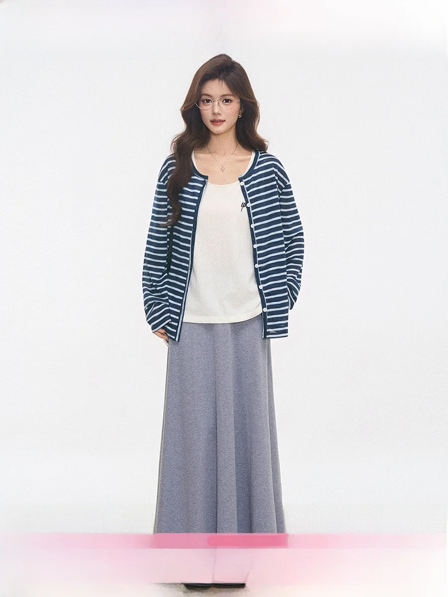 Westayone New Stripe Knitted Cardigan Women's Korean Style Commute High-End Feeling Vest Long Skirt Fashion Set Breathable
Westayone New Stripe Knitted Cardigan Women's Korean Style Commute High-End Feeling Vest Long Skirt Fashion Set Breathable