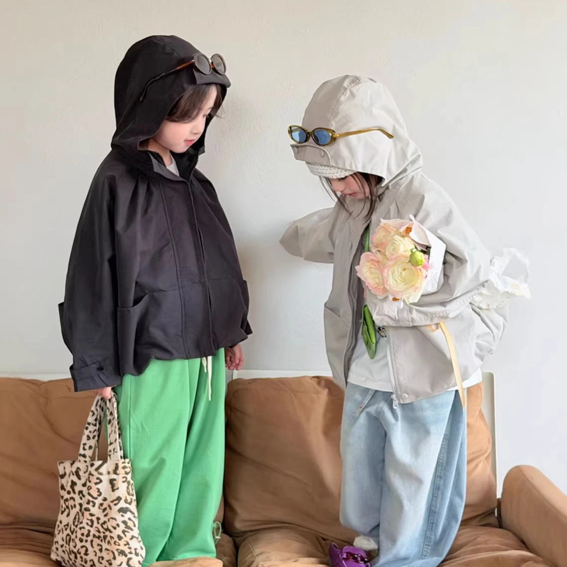 Jacket 2026 Spring and Summer New Childrens Clothing Korean Style Boys and Girls Fashion Casual Design Sense Hoodie Short Coat
Jacket 2026 Spring and Summer New Childrens Clothing Korean Style Boys and Girls Fashion Casual Design Sense Hoodie Short Coat