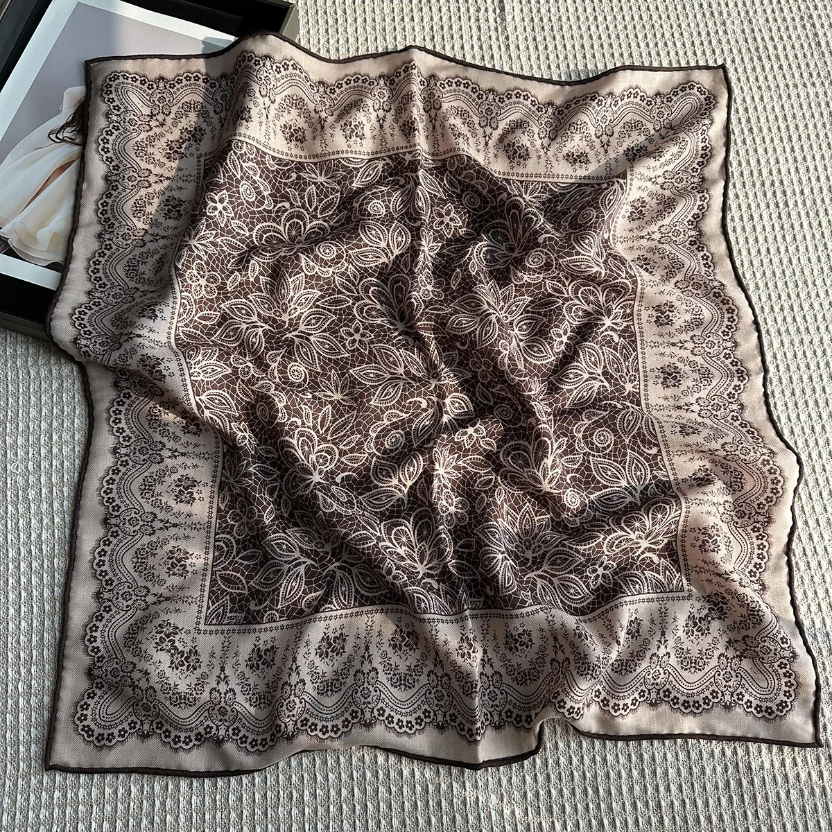 70% Wool 30% Real Silk Scarf for Women Shawls Wraps Ethnic Vintage Coffee Paisley Print Neck Scarves Ladies Muffler
70% Wool 30% Real Silk Scarf for Women Shawls Wraps Ethnic Vintage Coffee Paisley Print Neck Scarves Ladies Muffler