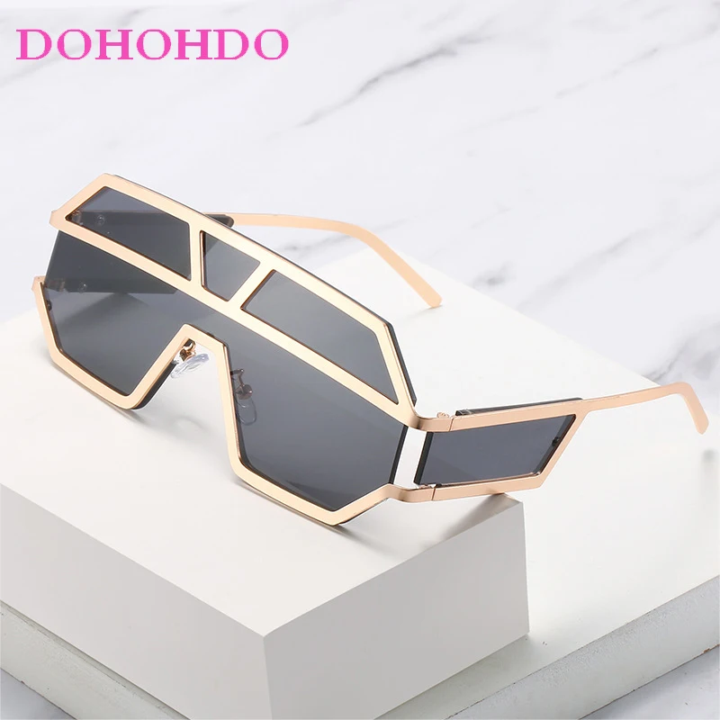 Oversized One Piece Metal Sunglasses Women Men Fashion Luxury Brand Designer Trend Punk Sun Glasses Travel Cycling Shades UV400
Oversized One Piece Metal Sunglasses Women Men Fashion Luxury Brand Designer Trend Punk Sun Glasses Travel Cycling Shades UV400