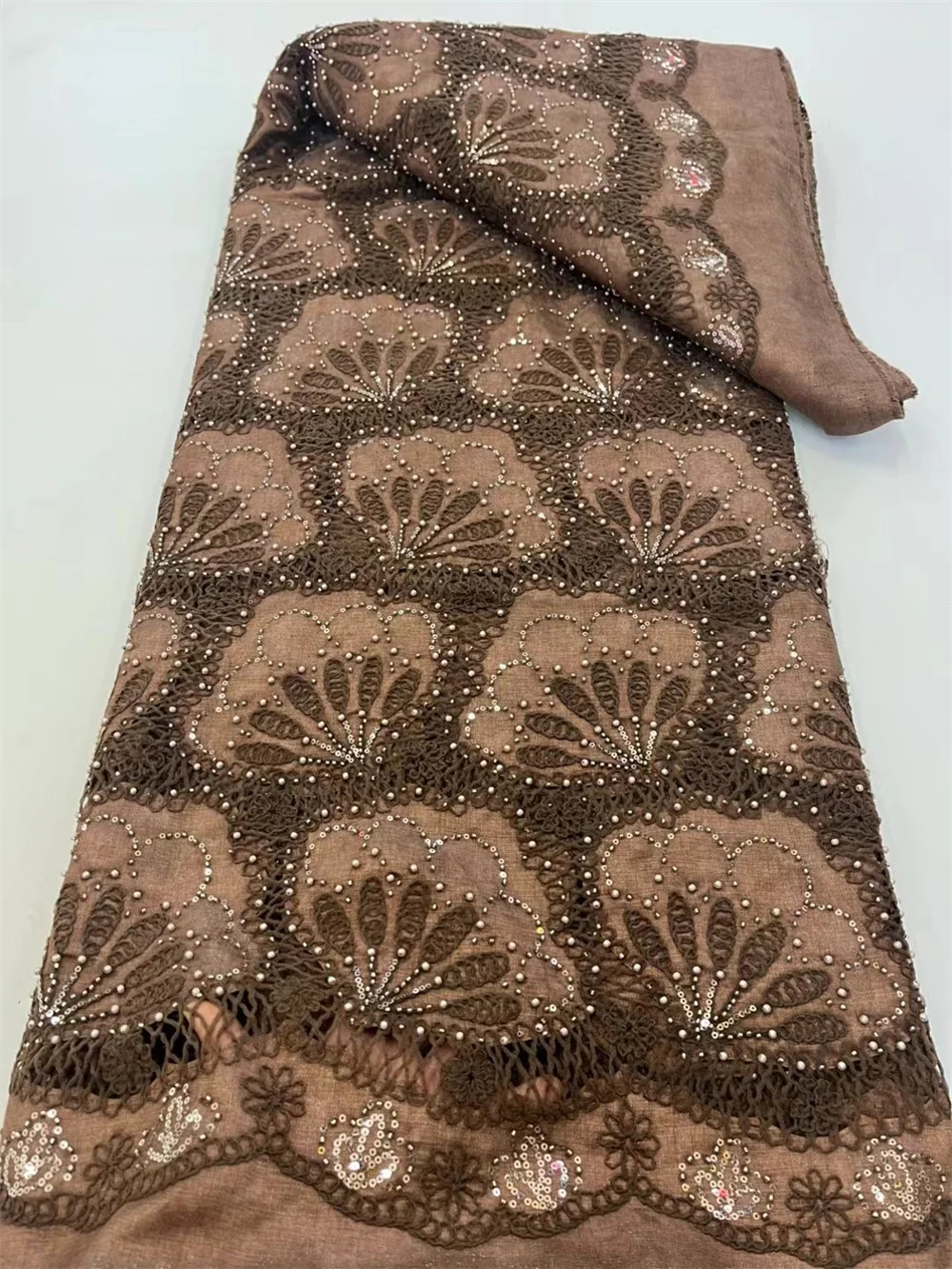 Brown African Beads Lace Fabric 2025 High Quality Nigeria Lace 5 Yard French Chiffon Lace Fabric for Party Wedding Dress Q476 -1
Brown African Beads Lace Fabric 2025 High Quality Nigeria Lace 5 Yard French Chiffon Lace Fabric for Party Wedding Dress Q476 -1