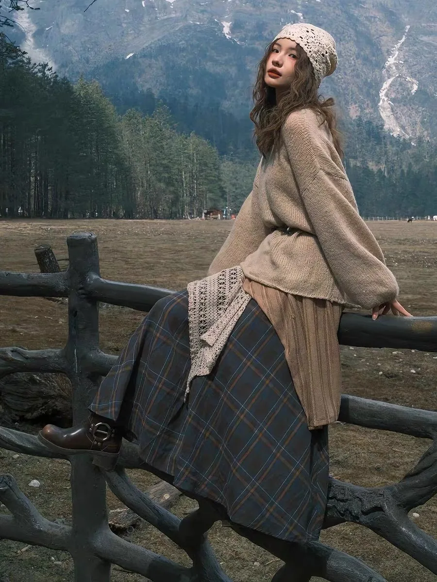 Yunnan Sichuan Xinjiang Travel Clothing Women's Autumn Winter Knitted Sweater Skirt Two-Piece Set Grassland Style Retro Fashion
Yunnan Sichuan Xinjiang Travel Clothing Women's Autumn Winter Knitted Sweater Skirt Two-Piece Set Grassland Style Retro Fashion