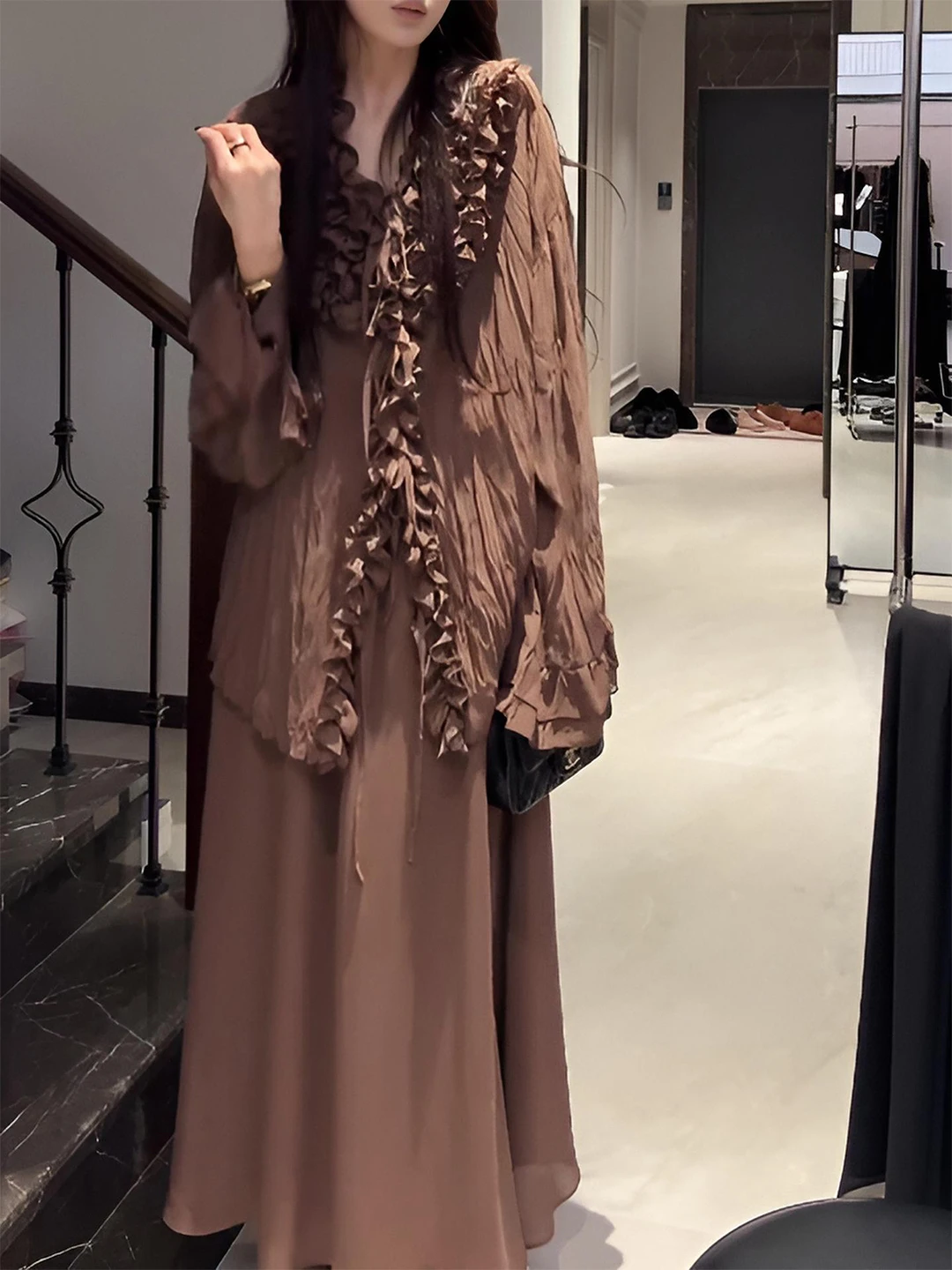 Laid-back Loose Women's Summer Outfit V-neck Long Sleeve Top High Waist Skirt Set Fashionable Casual Commute Style
Laid-back Loose Women's Summer Outfit V-neck Long Sleeve Top High Waist Skirt Set Fashionable Casual Commute Style