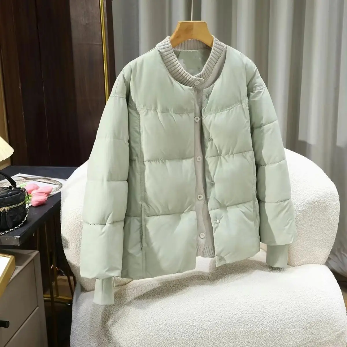 Thickened Short Knitted Cotton Jacket Women's Warm Outerwear Polo Collar Princess Sleeve Fashionable Casual Coat
Thickened Short Knitted Cotton Jacket Women's Warm Outerwear Polo Collar Princess Sleeve Fashionable Casual Coat