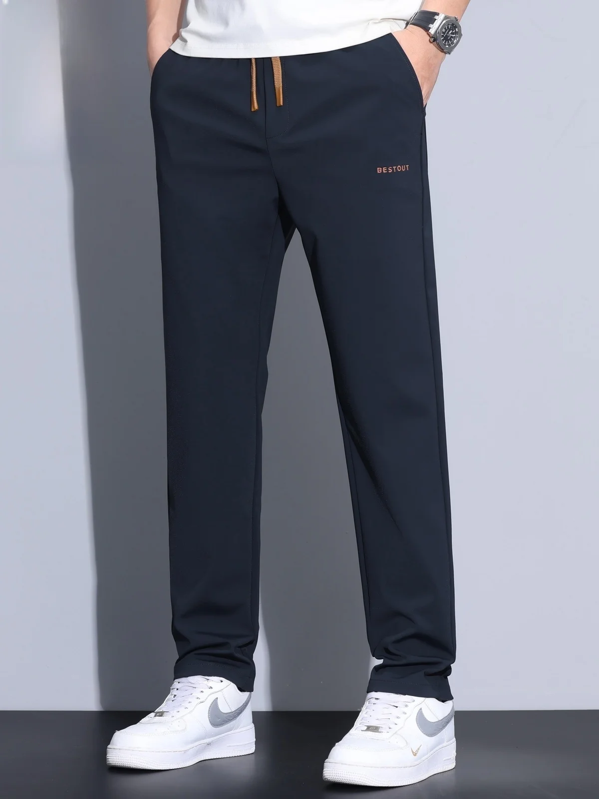 Мужские эластичные спортивные брюки из ледяного шелка, облегающие, летние, тонкие, повседневные, длинные, модные, молодежные, для активного отдыха
Мужские эластичные спортивные брюки из ледяного шелка, облегающие, летние, тонкие, повседневные, длинные, модные, молодежные, для активного отдыха