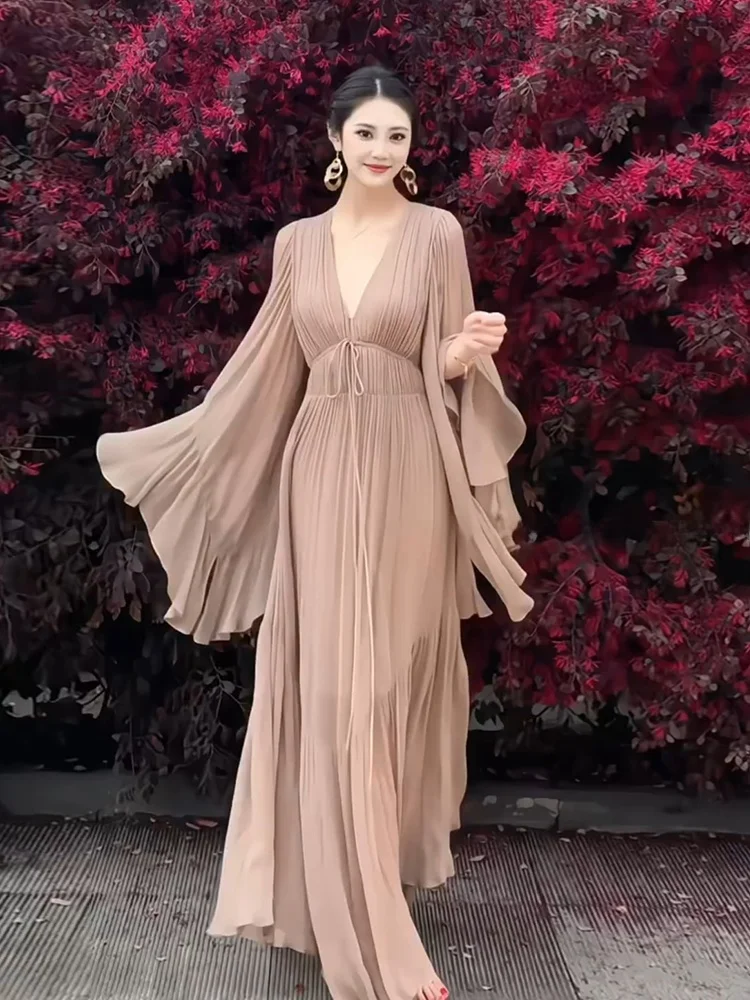 Syxatn Summer Elegant Slimming V-neck Bell Sleeve Dress Gentle Wind Pleated A-line Gown for Women Party Evening Casual Wear
Syxatn Summer Elegant Slimming V-neck Bell Sleeve Dress Gentle Wind Pleated A-line Gown for Women Party Evening Casual Wear