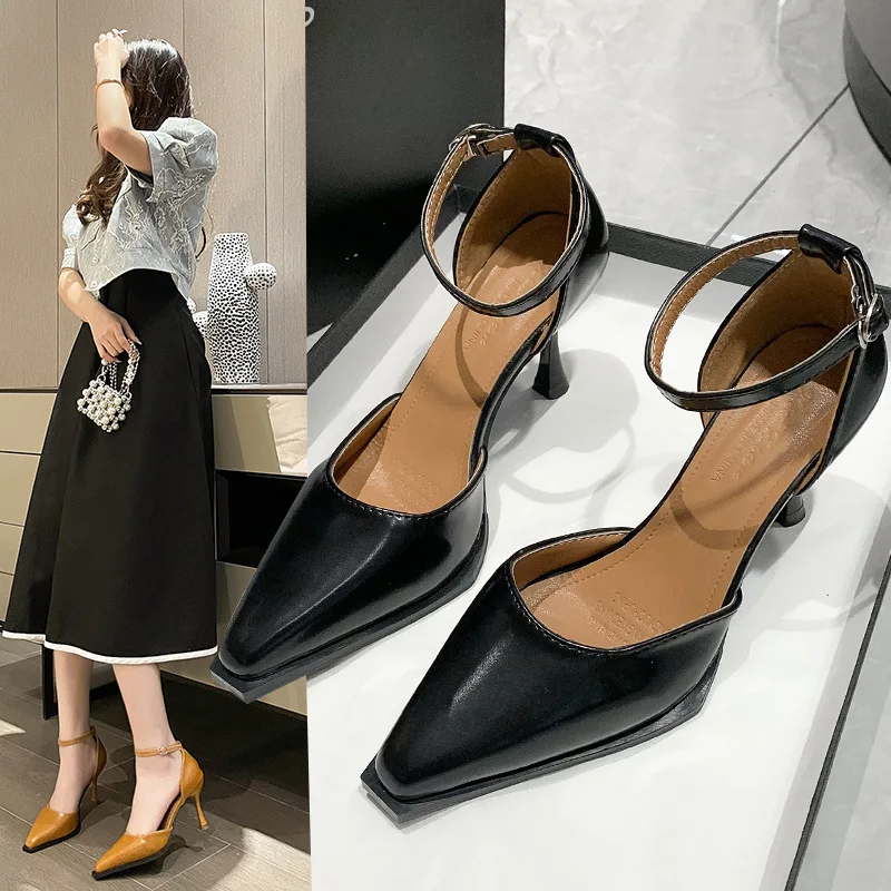 Vintage Baotou High Heels Spring New French Girls' Dress Pointed Style Hollow Slim Heels
Vintage Baotou High Heels Spring New French Girls' Dress Pointed Style Hollow Slim Heels