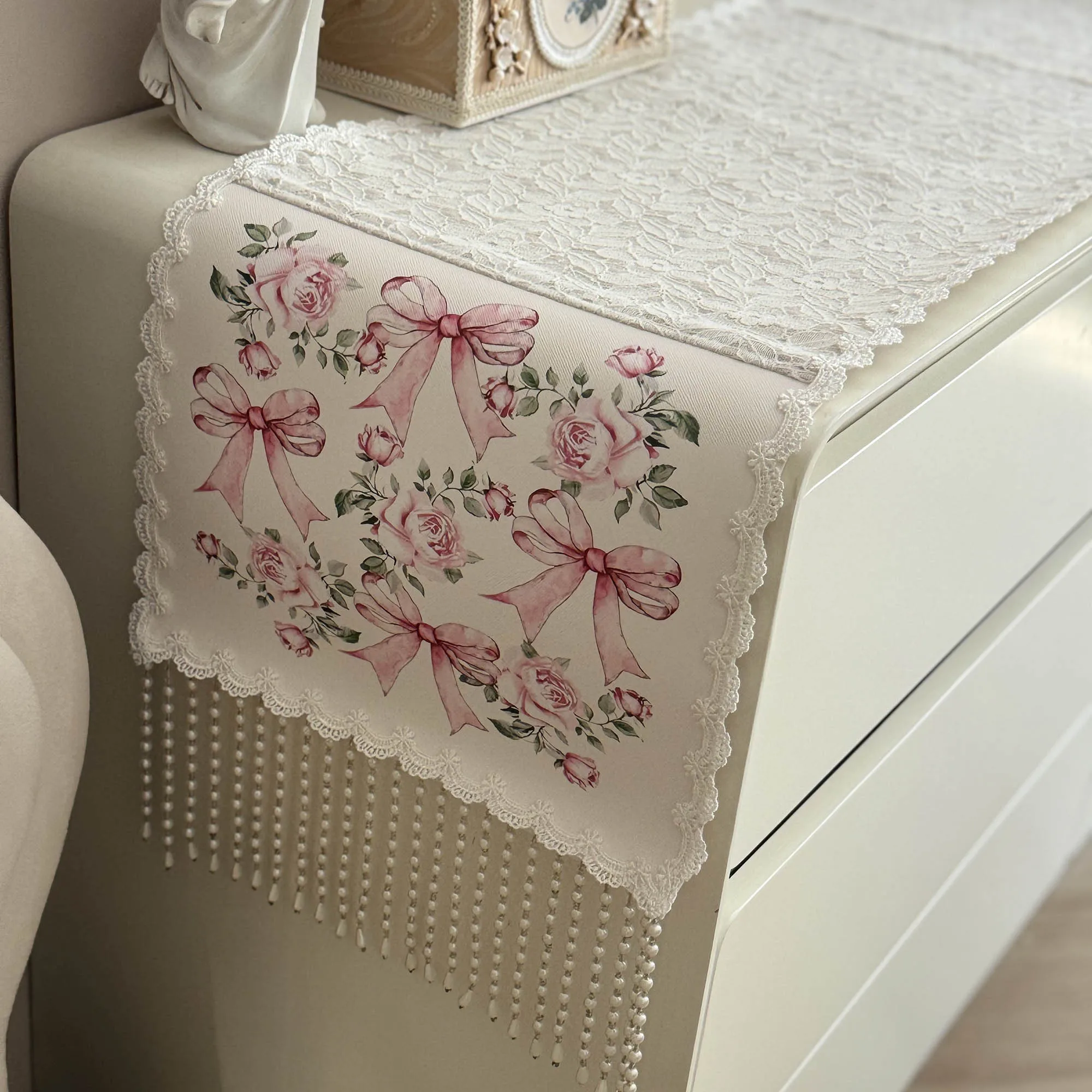 Pearl Tassel Table Runner Cabinet Decorative Tablecloth French Minimalist White Embroidered Dining Table Coffee Table Runner
Pearl Tassel Table Runner Cabinet Decorative Tablecloth French Minimalist White Embroidered Dining Table Coffee Table Runner