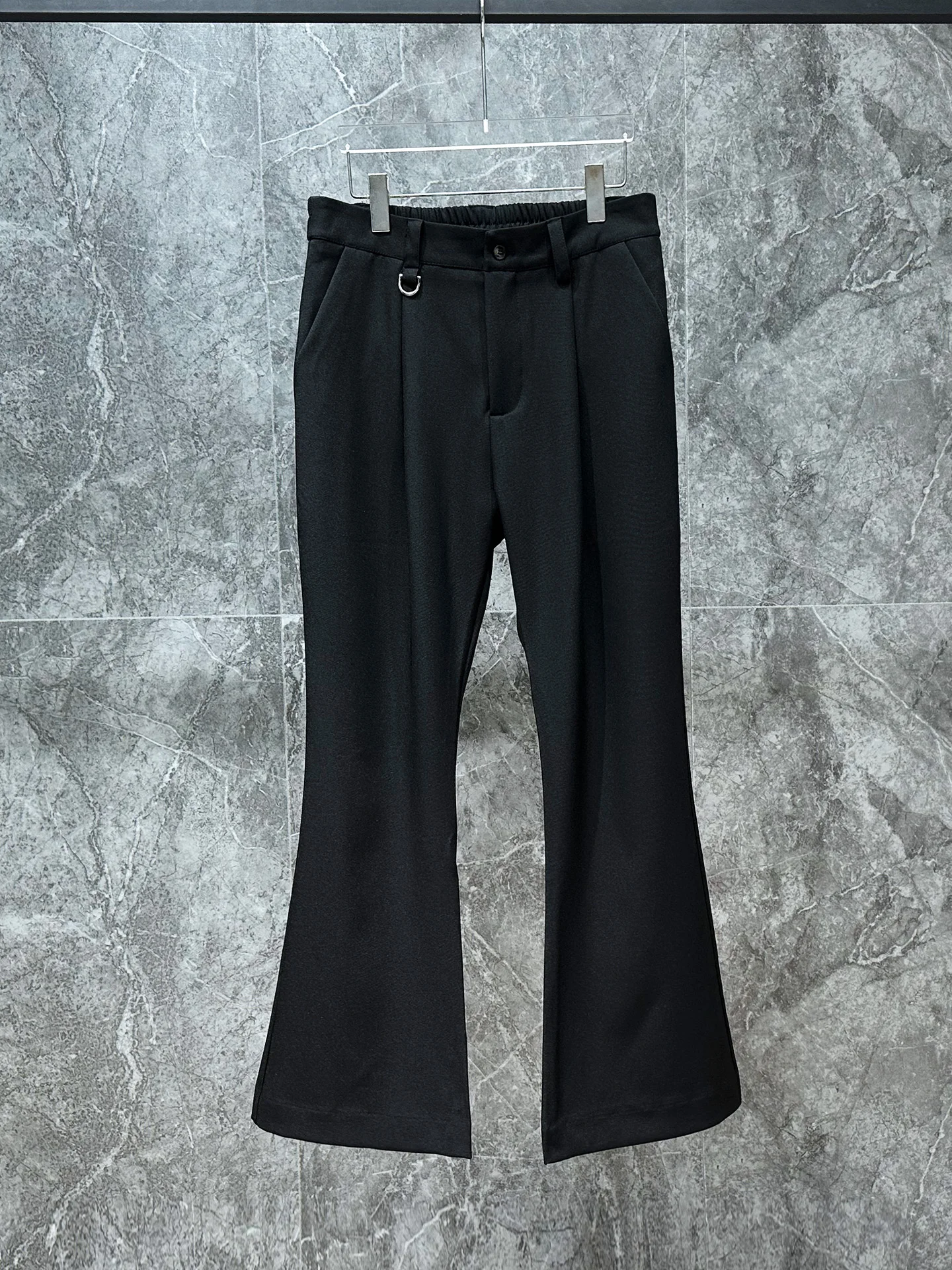 Мужские повседневные брюки прямого кроя с микро-клешем, весенне-осенние, универсальные, длинные, простого дизайна, с высокой талией, молодежные, модные
Мужские повседневные брюки прямого кроя с микро-клешем, весенне-осенние, универсальные, длинные, простого дизайна, с высокой талией, молодежные, модные